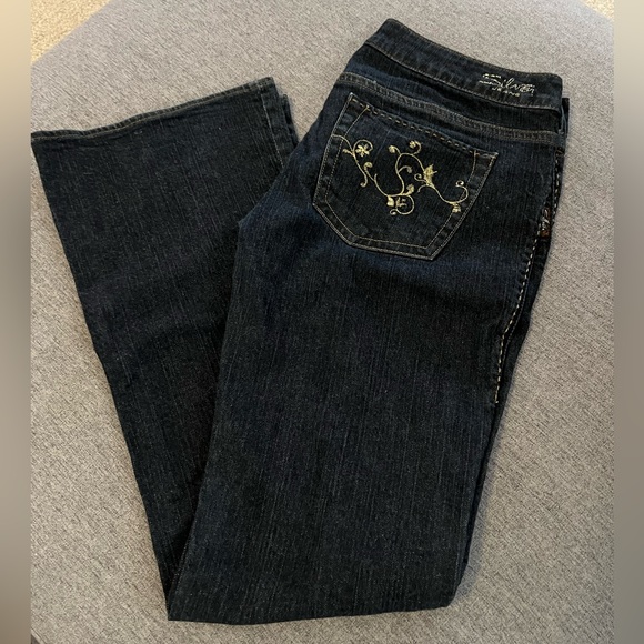 Silver Jeans Denim - Like new size 31 Silver jeans.‎ Tuesday. Dark wash